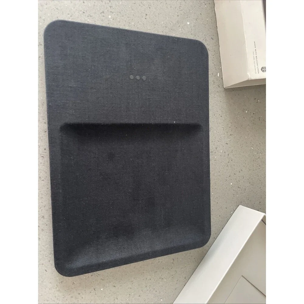 READ Courant Catch:3 Essentials Belgian Linen Wireless Charger & Valet Tray